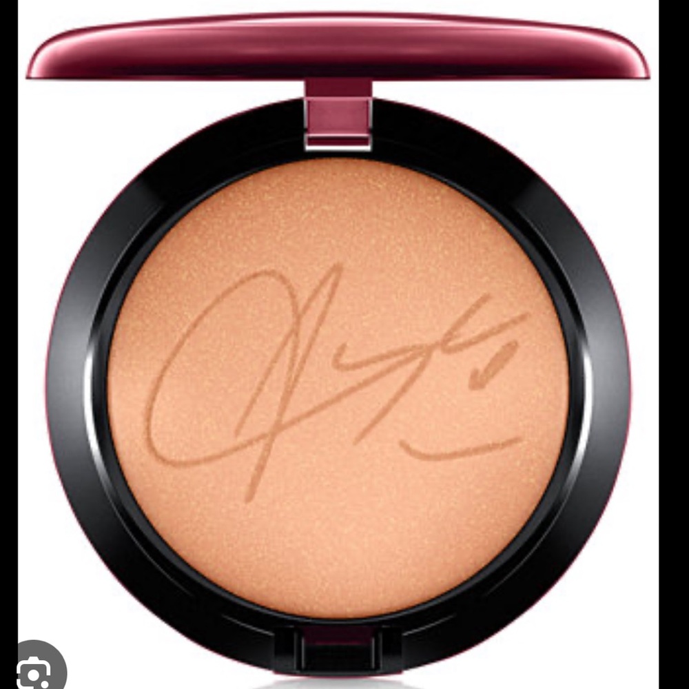 Mac Aaliyah Bronzer